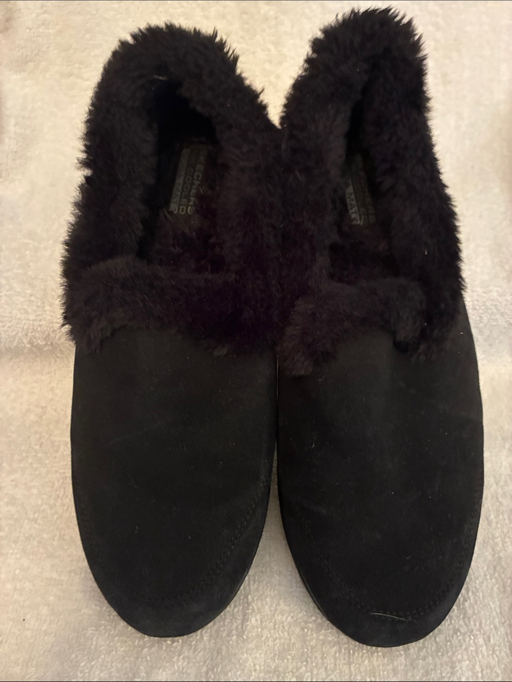 Skechers Air Cooled Goga Mat insole Black Fuzzy Lined Slip-On Slippers-NWOT